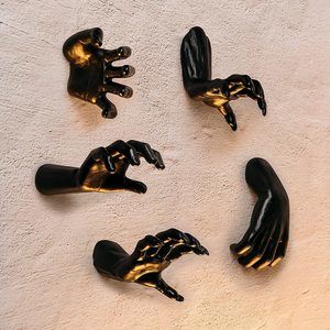 Creepy Hands Wall Mountable - Hands Hangers Decor, Hand Horror Decorations😙